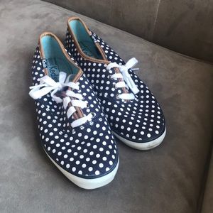 Navy and white polkadot keds